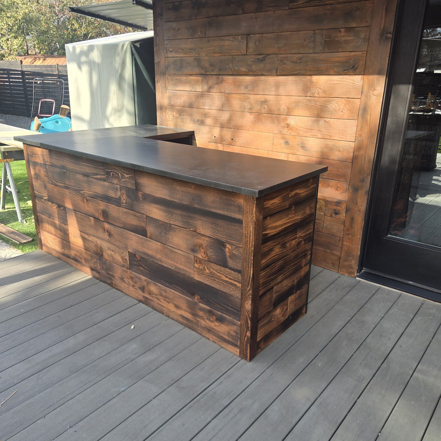 ADU with mini bar & decks, project view 2